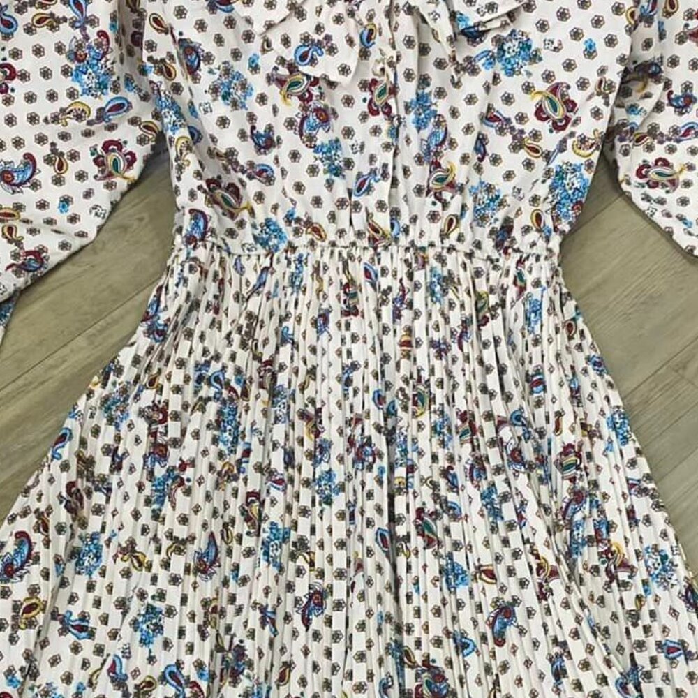 Long Sleeve Printed Maxi Dress with Round Neck - Picture 3 of 4